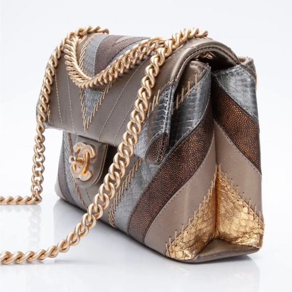 Chanel Flap Bag - Picture 4 of 10